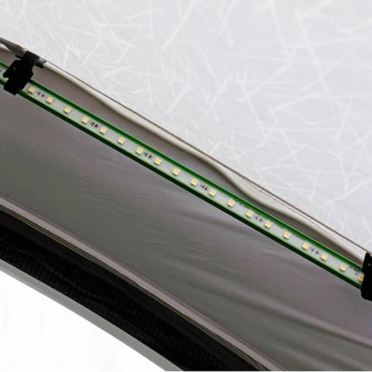 Vango Sunbeam 450 LED Awning Light Starter Set 7 Vango Sunbeam 450 LED Awning Light Starter Set - Image 5