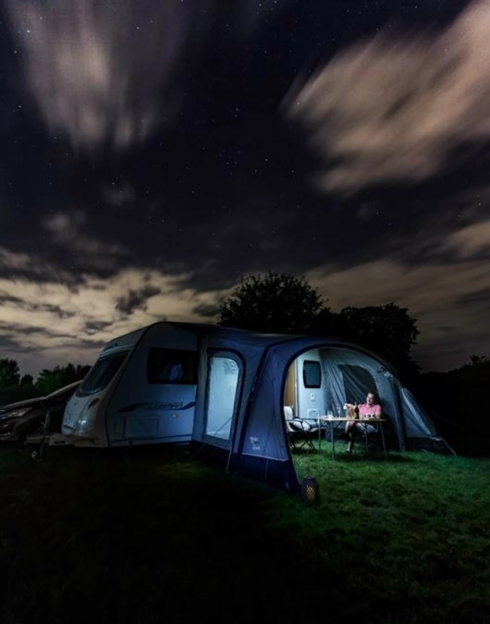 Vango Sunbeam 450 LED Awning Light Starter Set 5 Vango Sunbeam 450 LED Awning Light Starter Set - Image 3