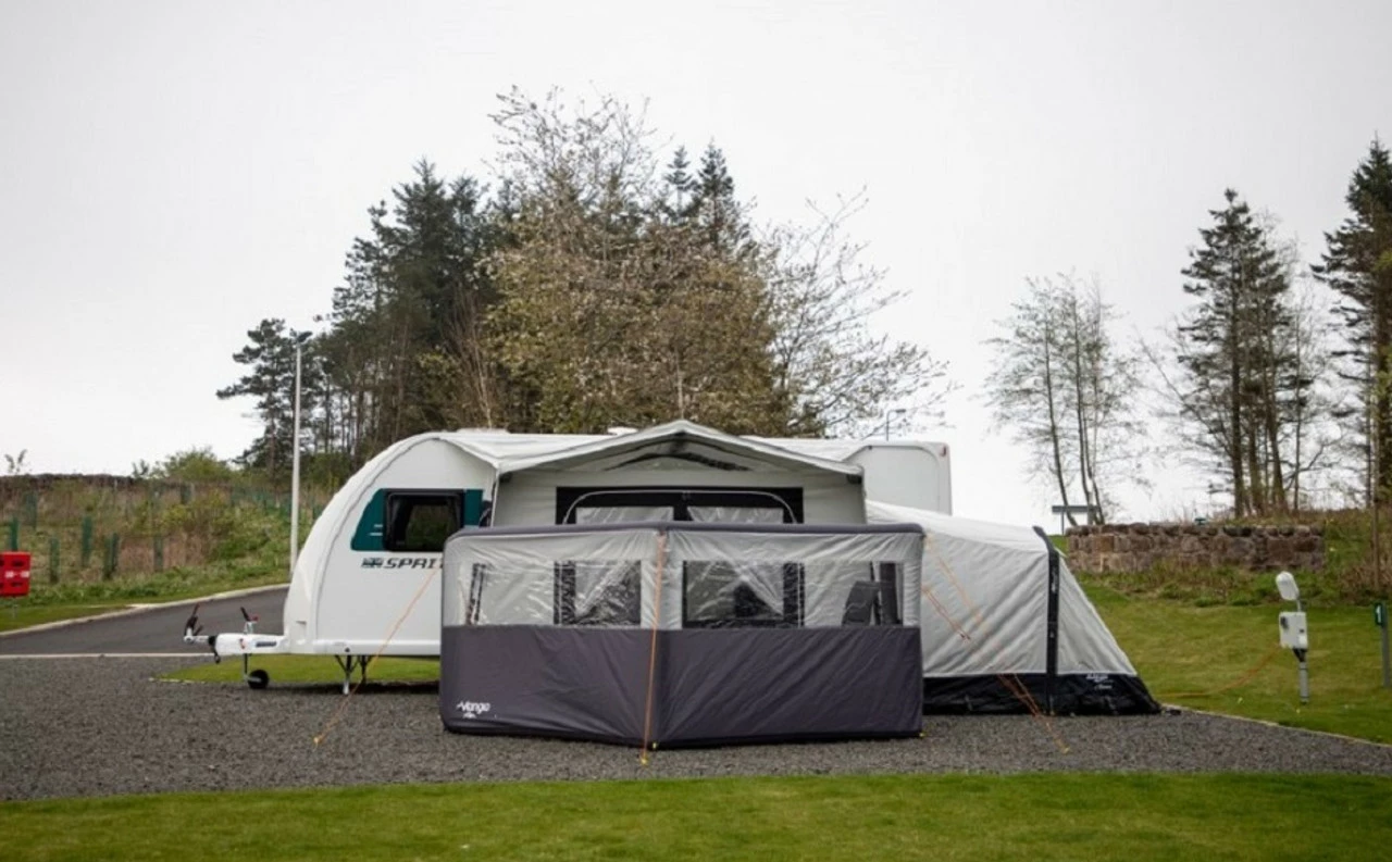 Vango AirBeam Elements Proshield Camping Windbreak 4 Vango AirBeam Elements Proshield Camping Windbreak - Image 2